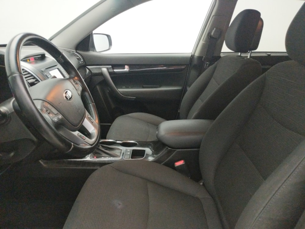 2014 Kia Sorento - Driver Front Seat