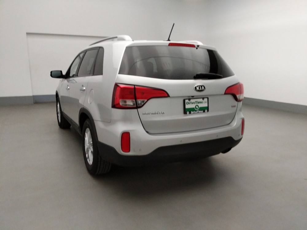 2014 Kia Sorento - Driver Rear Trunk