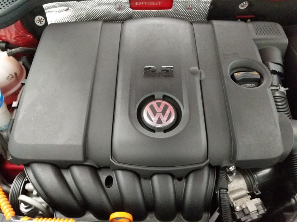 2013 Volkswagen Beetle - Engine