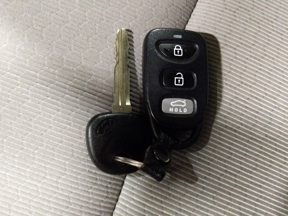 2017 Hyundai Elantra - Keys