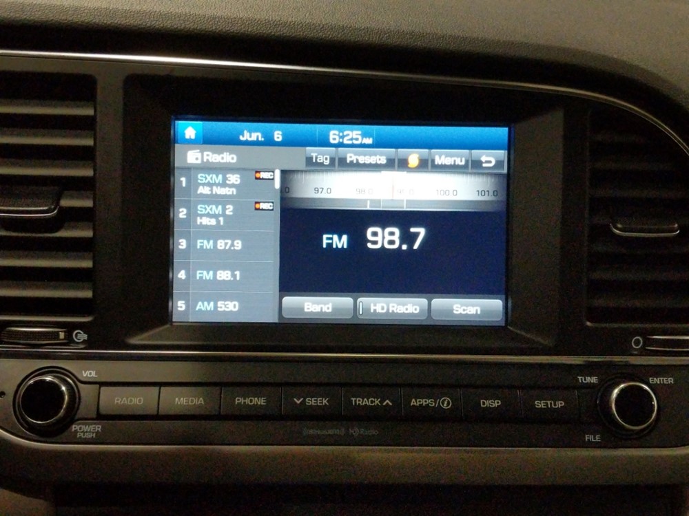 2017 Hyundai Elantra - Stereo Package