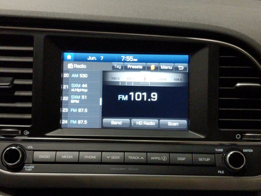 2017 Hyundai Elantra - Stereo Package