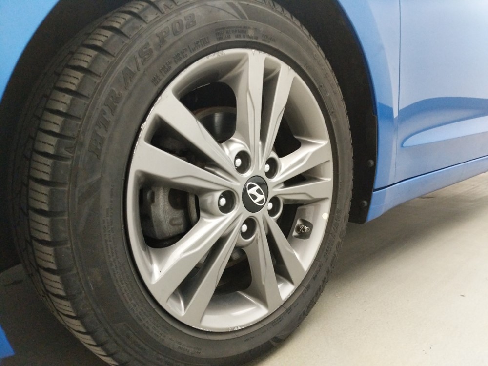 2017 Hyundai Elantra - Wheel