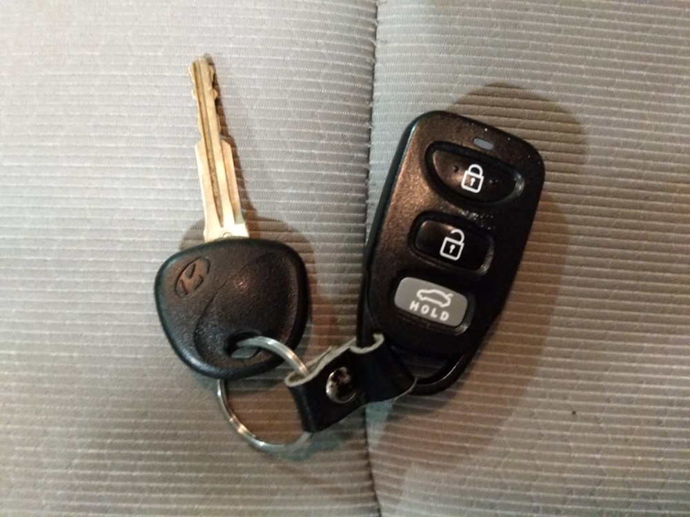 2017 Hyundai Elantra - Keys