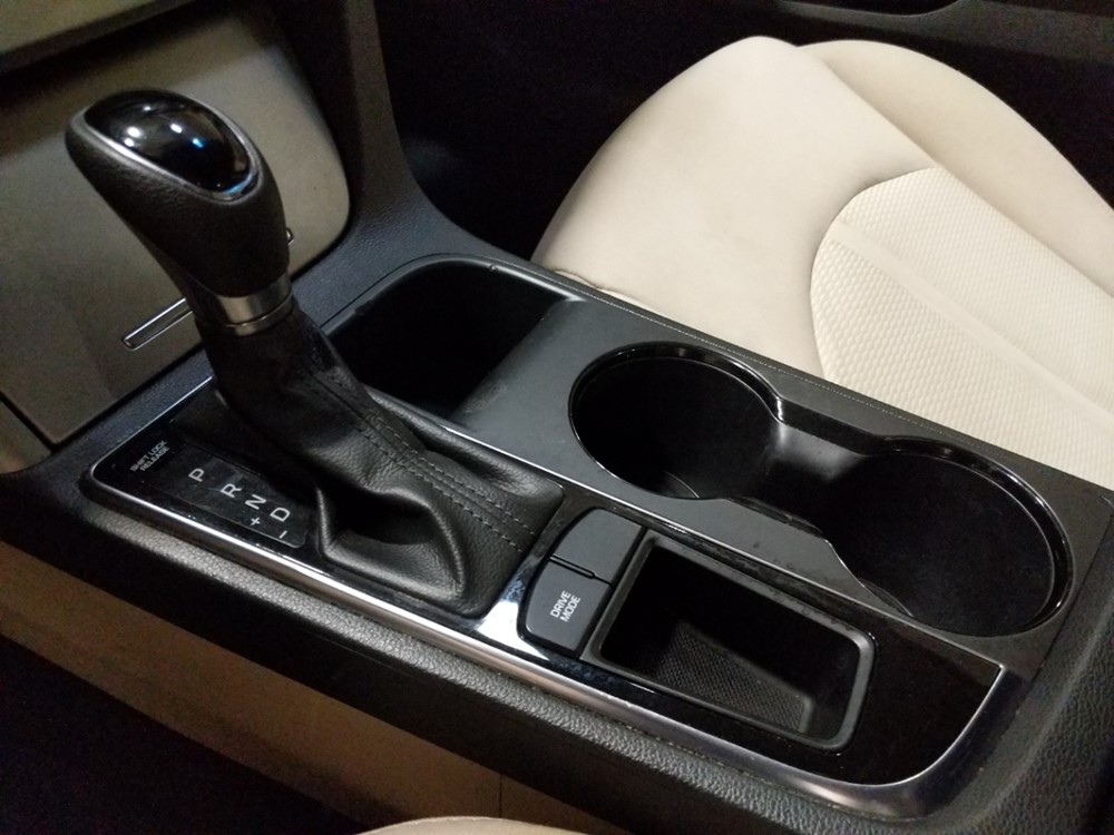 2015 Hyundai Sonata - Center Console/Cup Holders