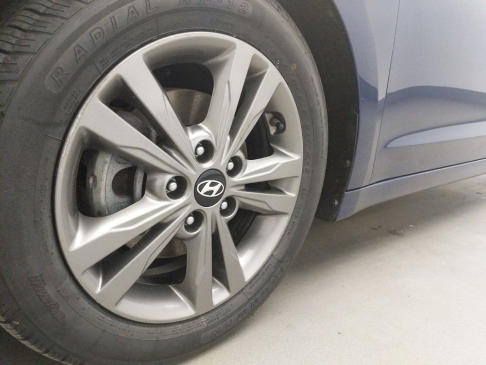2018 Hyundai Elantra - Wheel