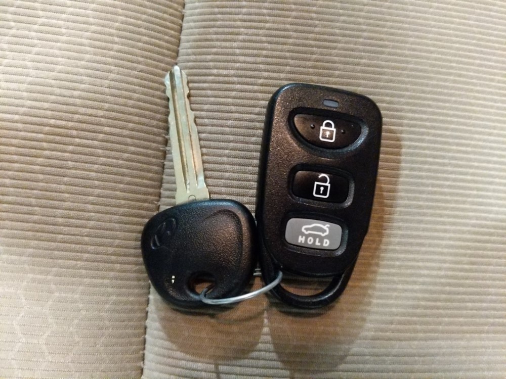2017 Hyundai Elantra - Keys