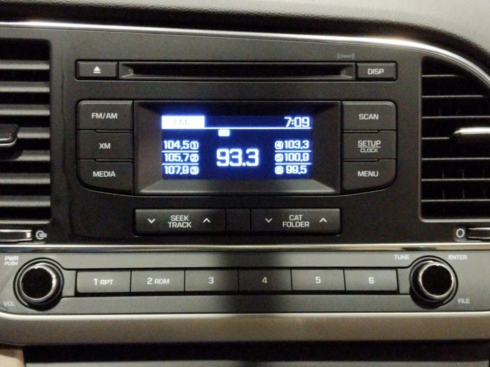 2017 Hyundai Elantra - Stereo Package