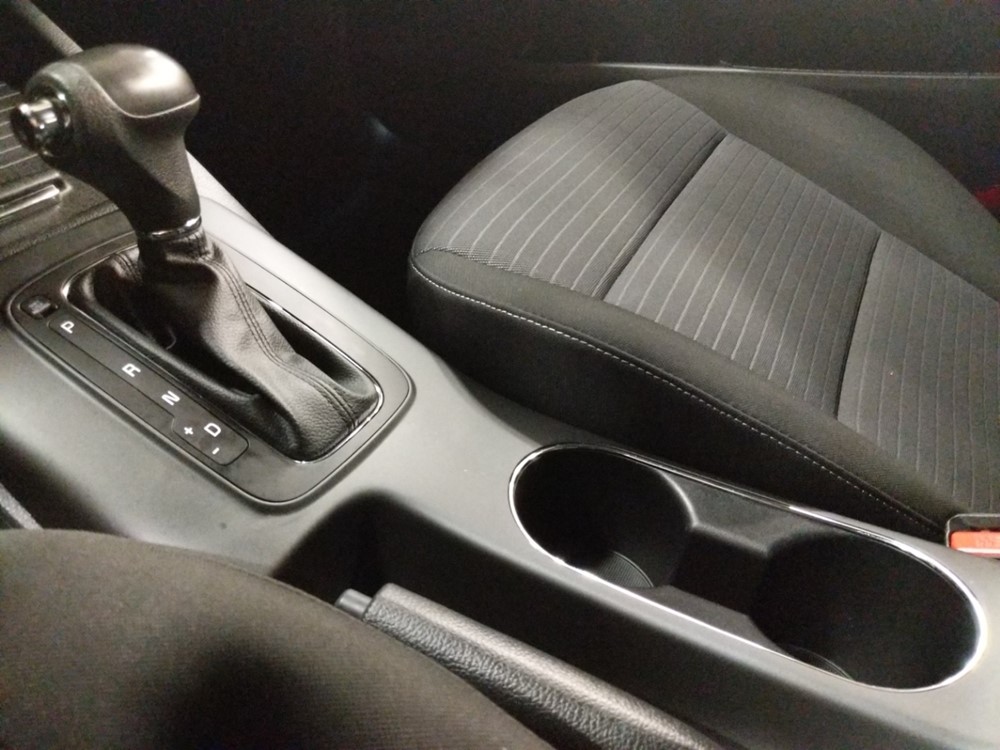 2016 Kia Forte - Center Console/Cup Holders