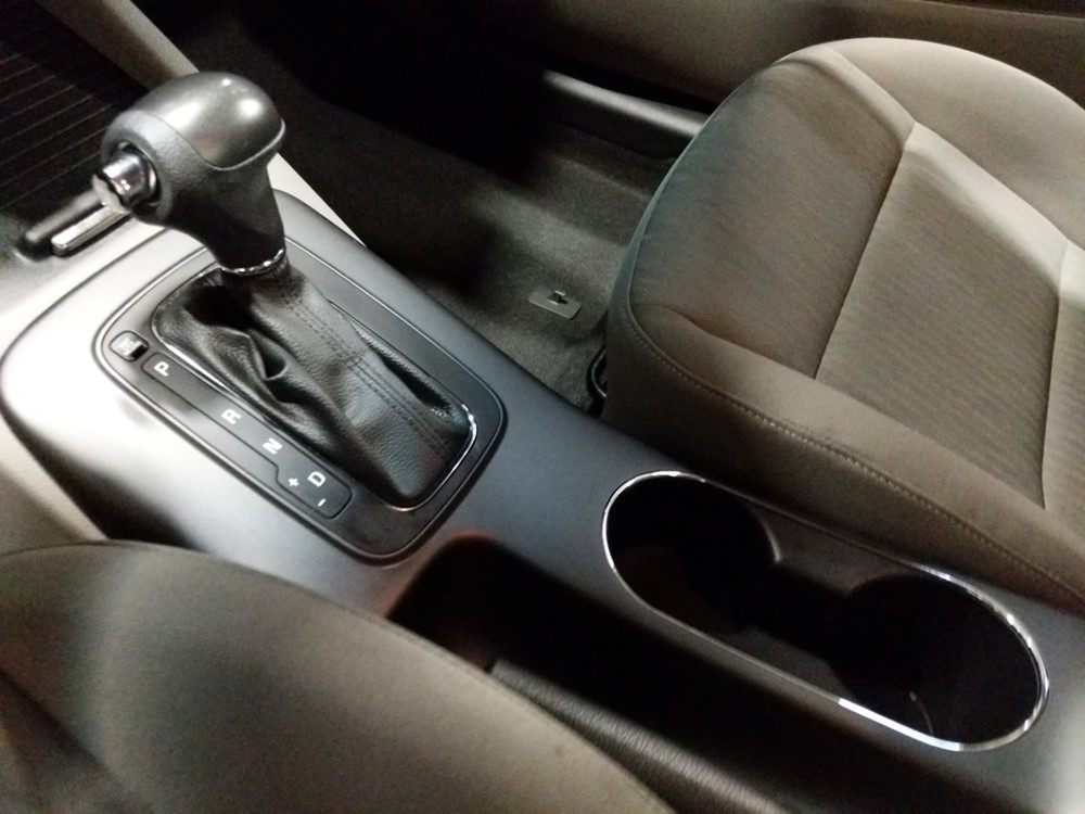 2016 Kia Forte - Center Console/Cup Holders