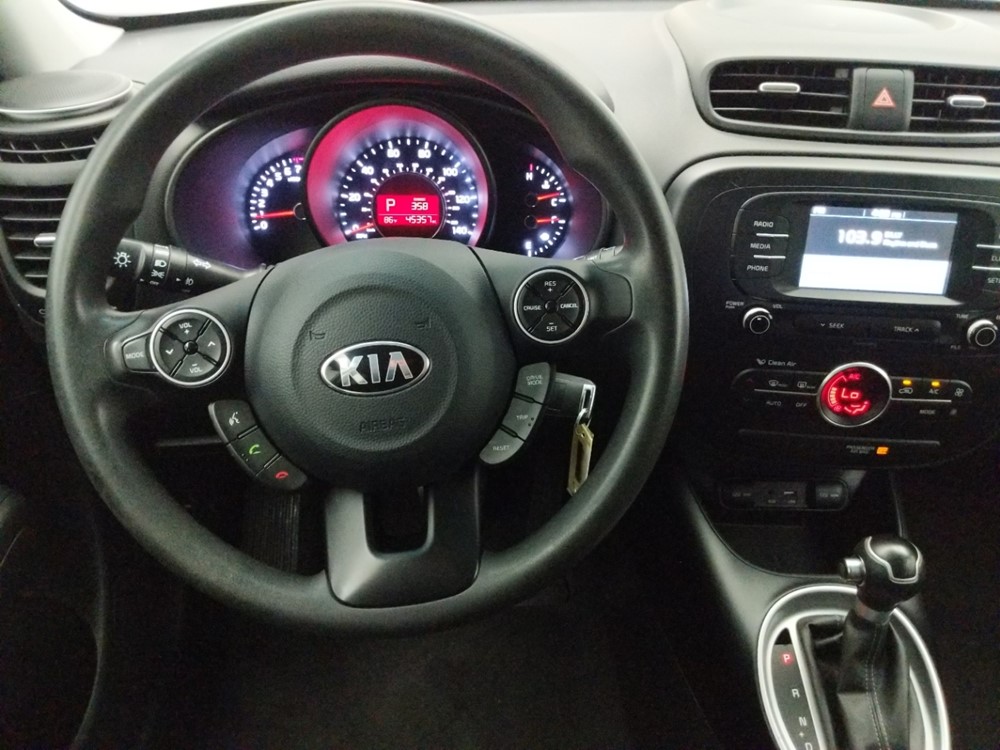 2017 Kia Soul - Driver Dash