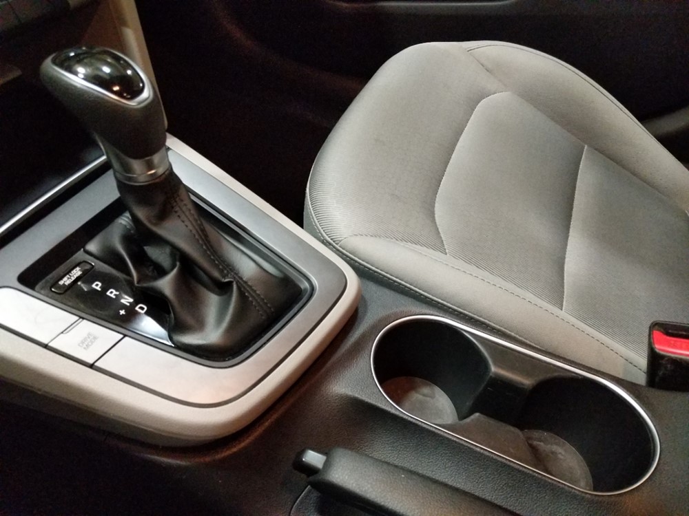2017 Hyundai Elantra - Center Console/Cup Holders
