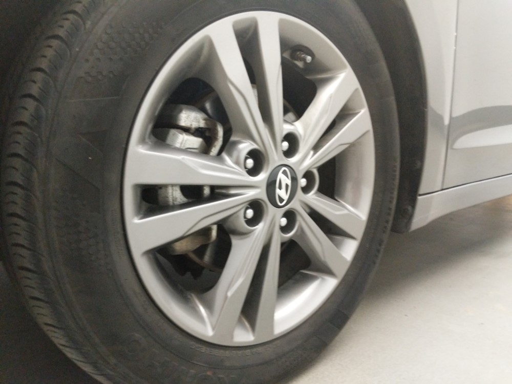 2018 Hyundai Elantra - Wheel