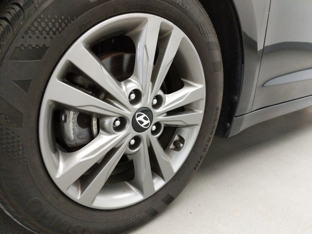 2018 Hyundai Elantra - Wheel
