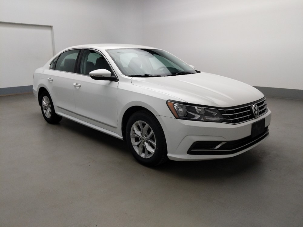 2016 Volkswagen Passat - Passenger Front Bumper
