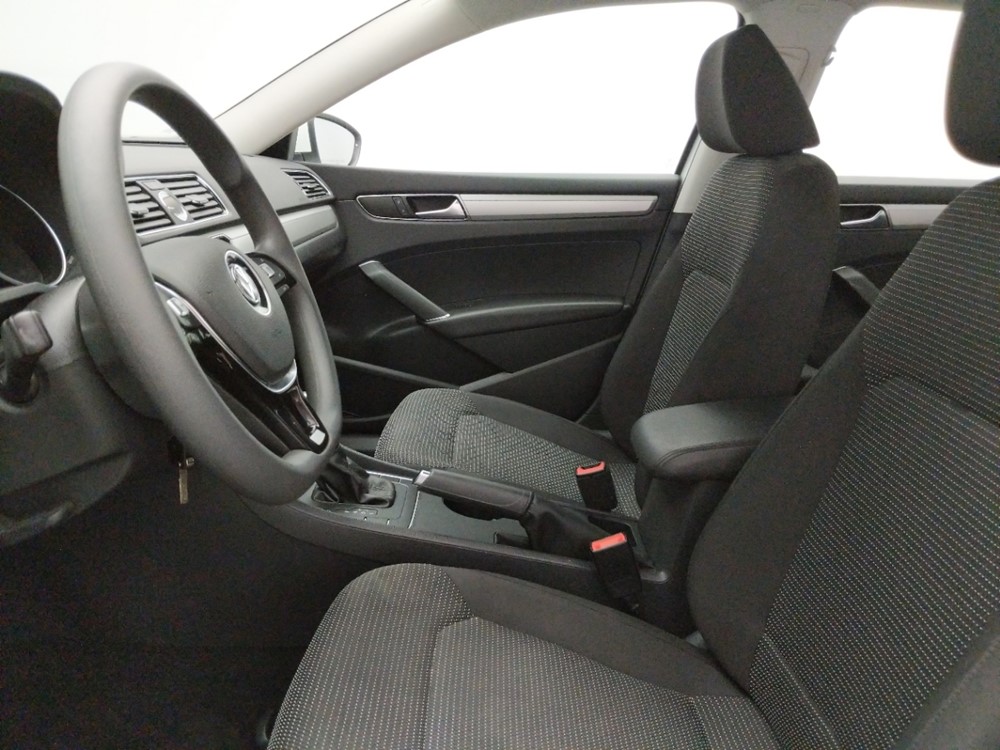 2016 Volkswagen Passat - Driver Front Seat