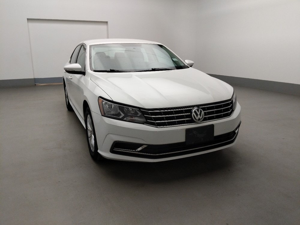 2016 Volkswagen Passat - Passenger Front Hood