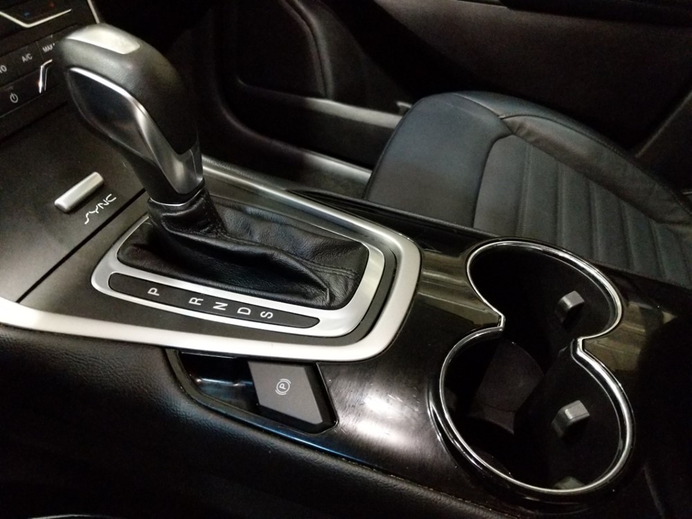 2017 Ford Edge - Center Console/Cup Holders
