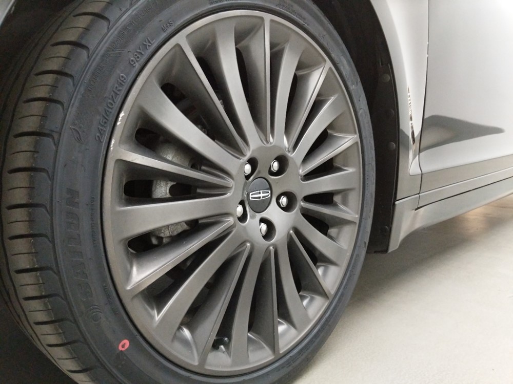 2013 Lincoln MKZ - Wheel