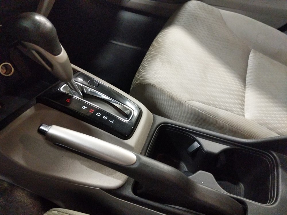 2014 Honda Civic - Center Console/Cup Holders