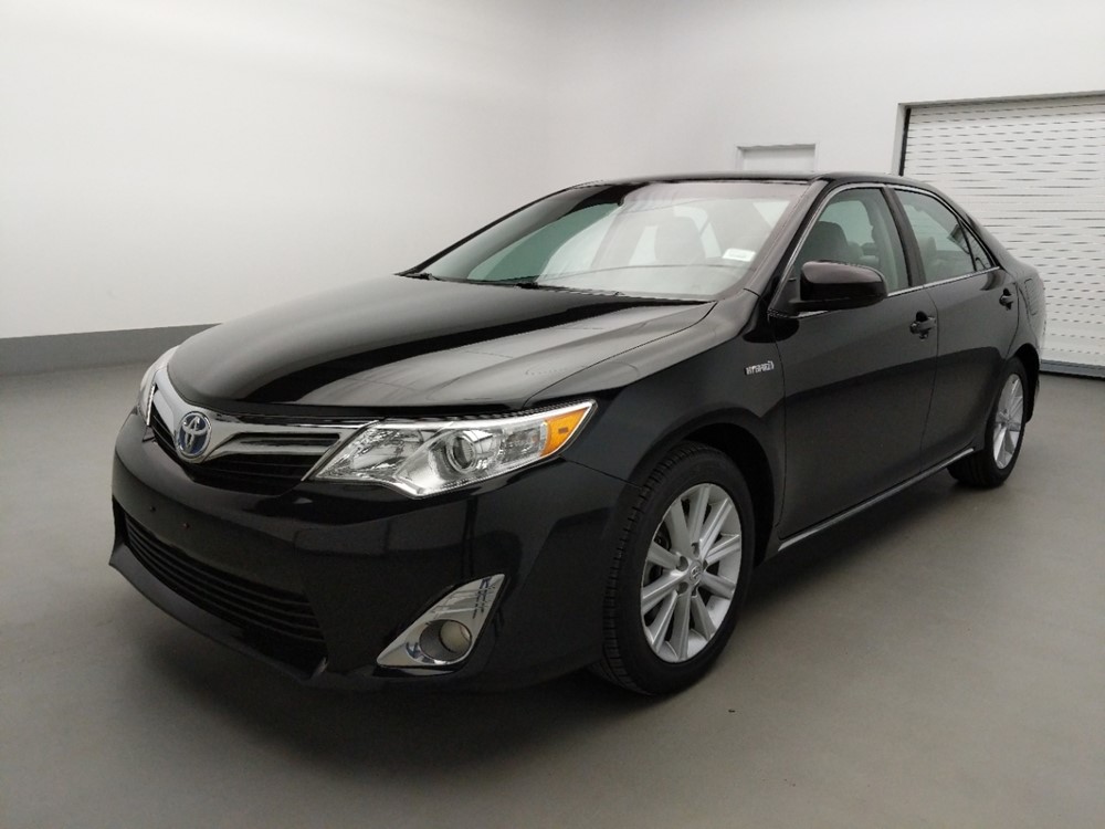 Used 2014 Toyota Camry Driver Front Bumper