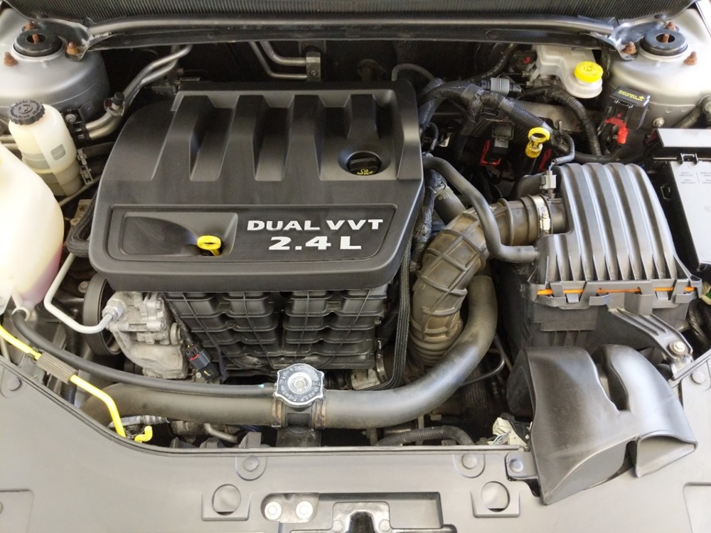2013 Chrysler 200 - Engine