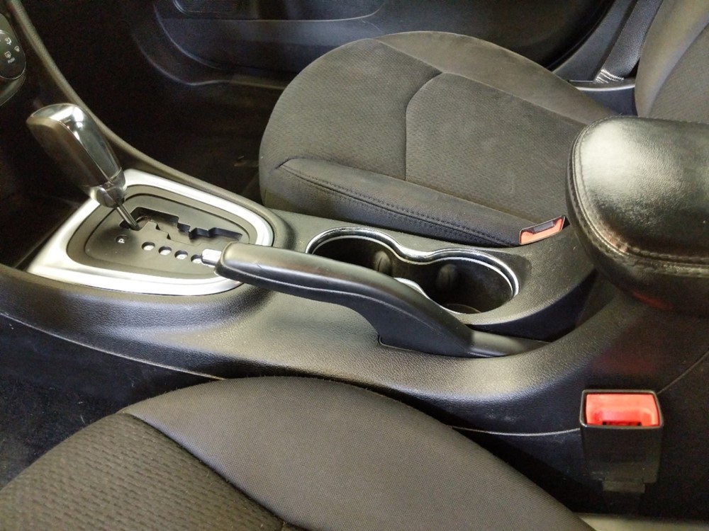 2013 Chrysler 200 - Center Console/Cup Holders
