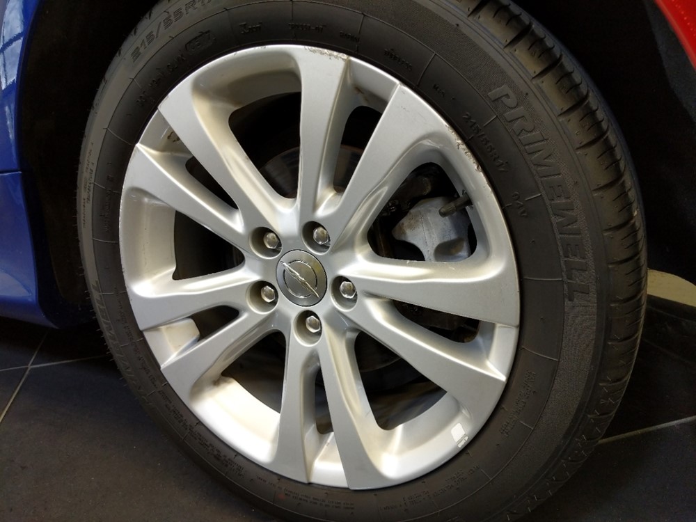 2016 Chrysler 200 - Wheel