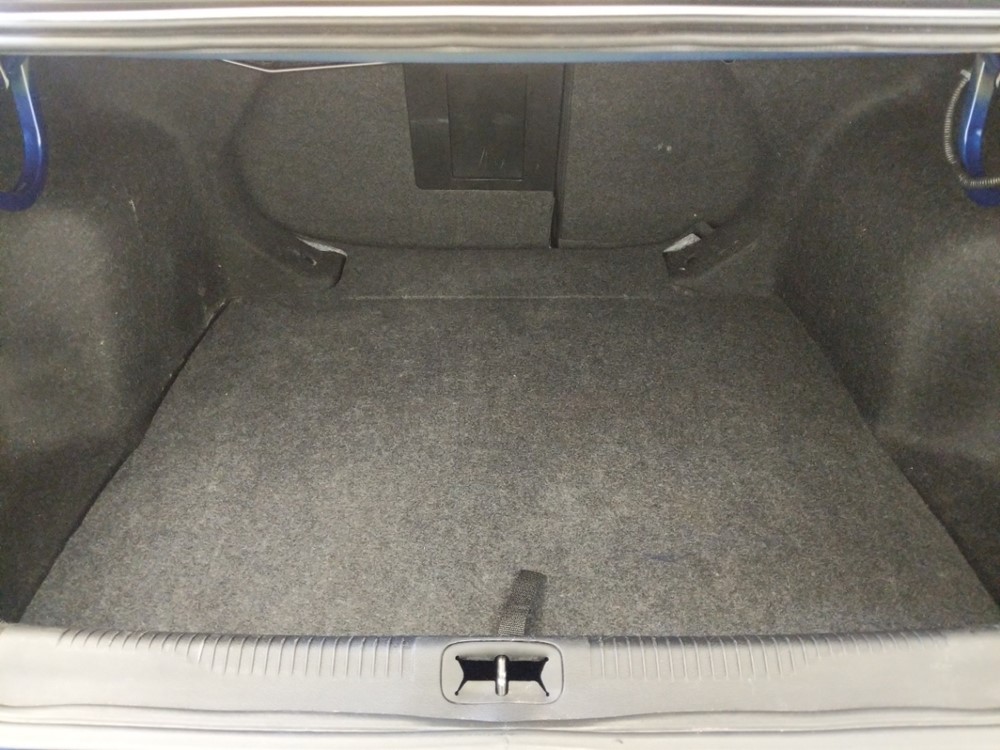 2016 Chrysler 200 - Trunk