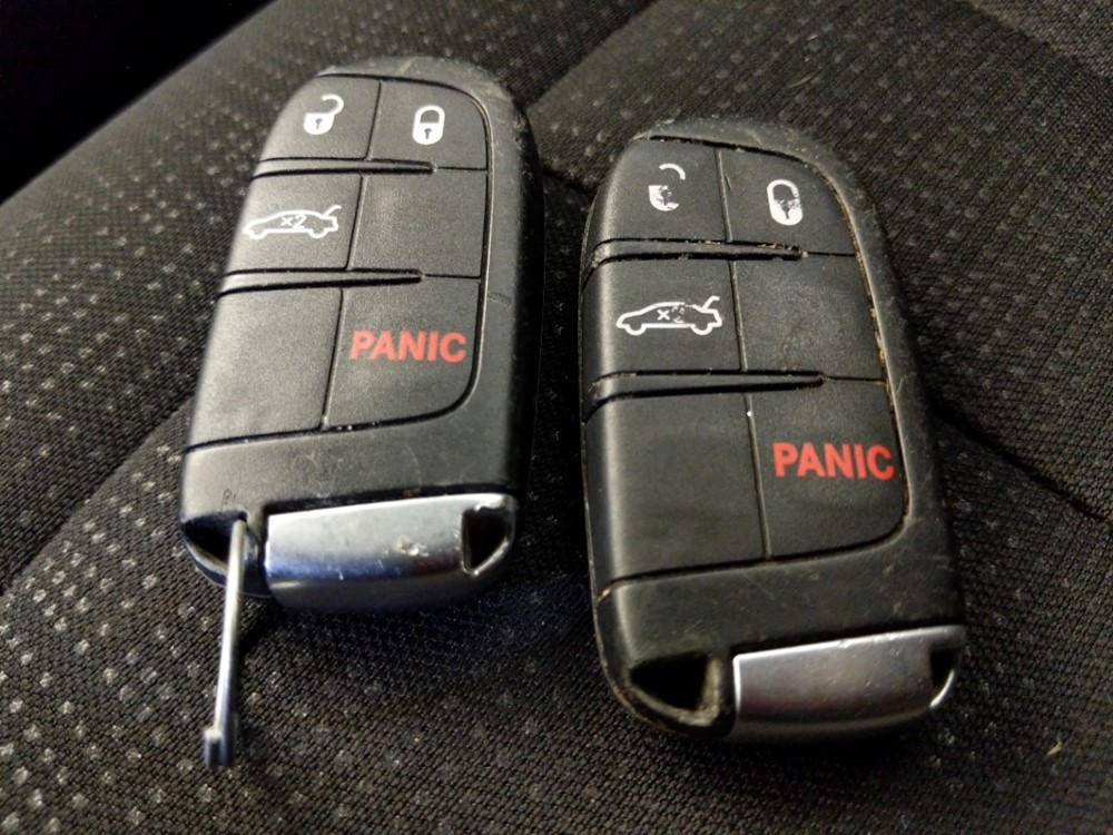 2016 Chrysler 200 - Keys