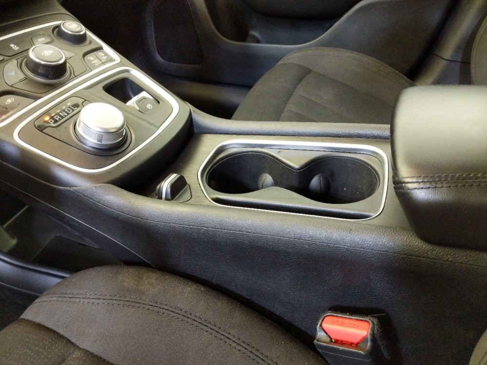 2016 Chrysler 200 - Center Console/Cup Holders