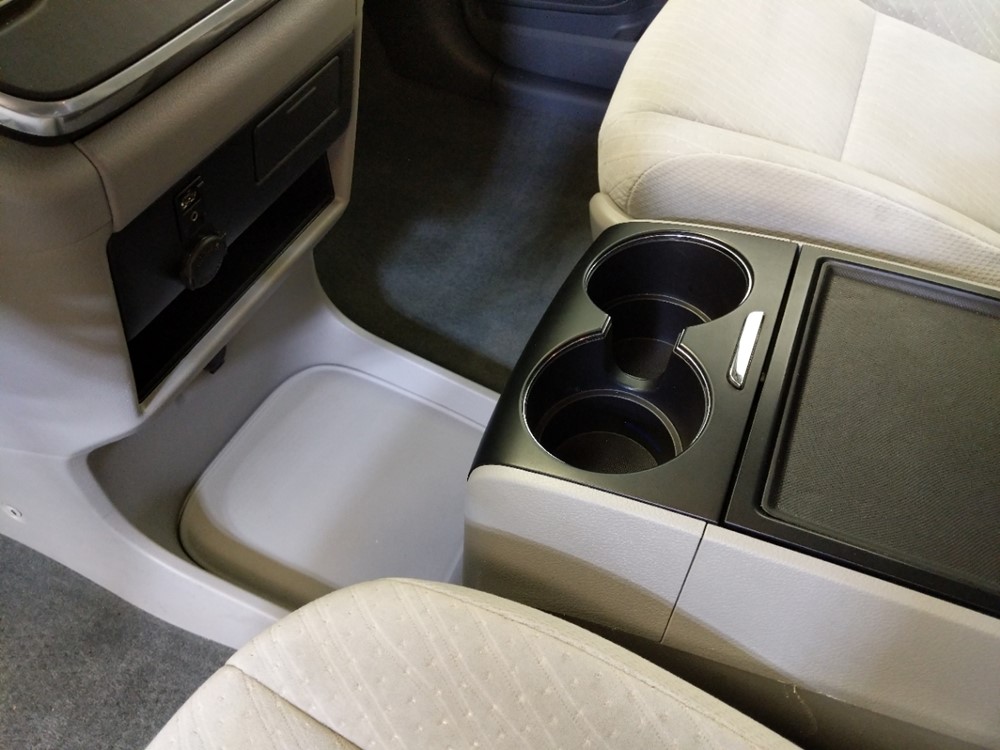 2017 Toyota Sienna - Center Console/Cup Holders