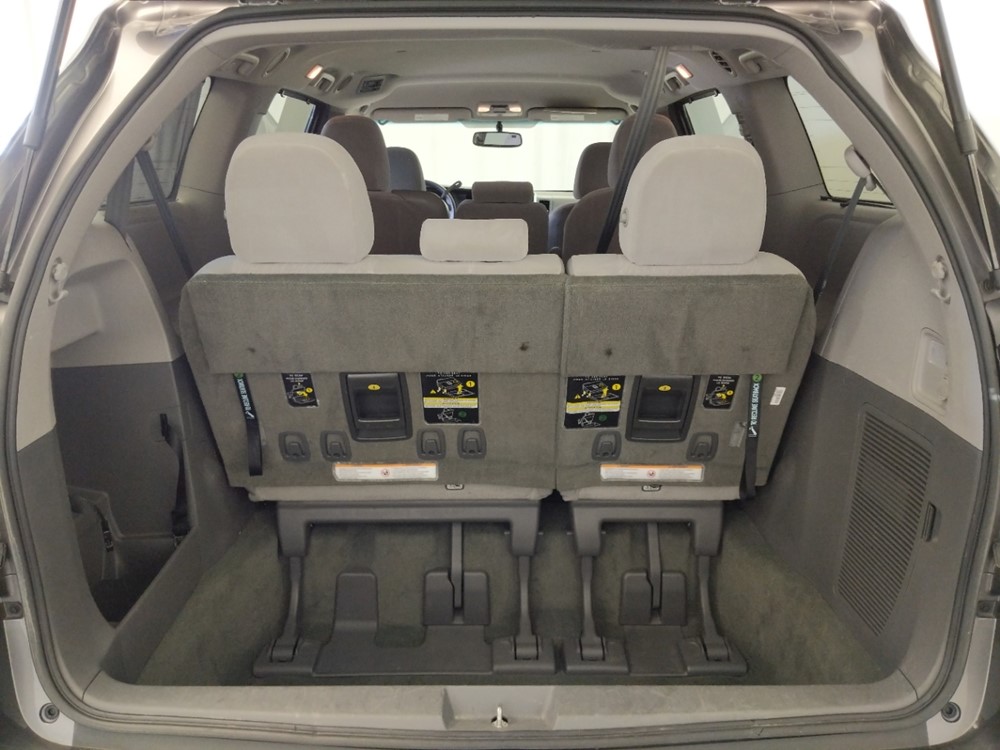 2017 Toyota Sienna - Trunk
