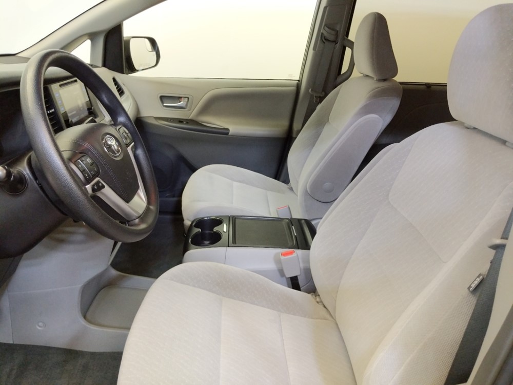 2017 Toyota Sienna - Driver Front Seat