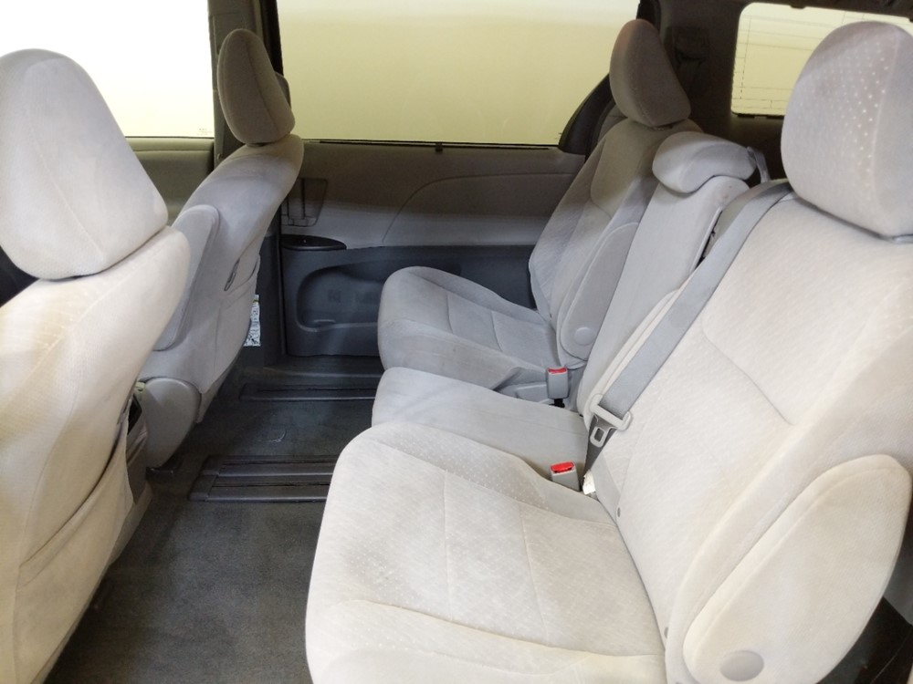 2017 Toyota Sienna - Driver Rear Seat