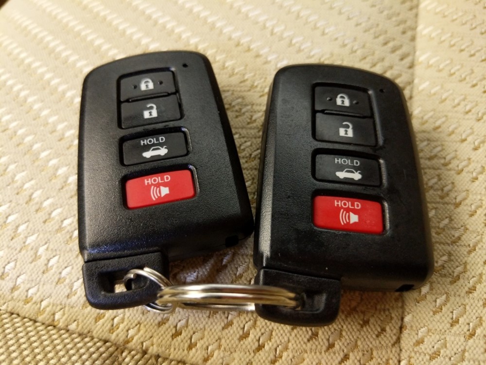 2016 Toyota Camry - Keys