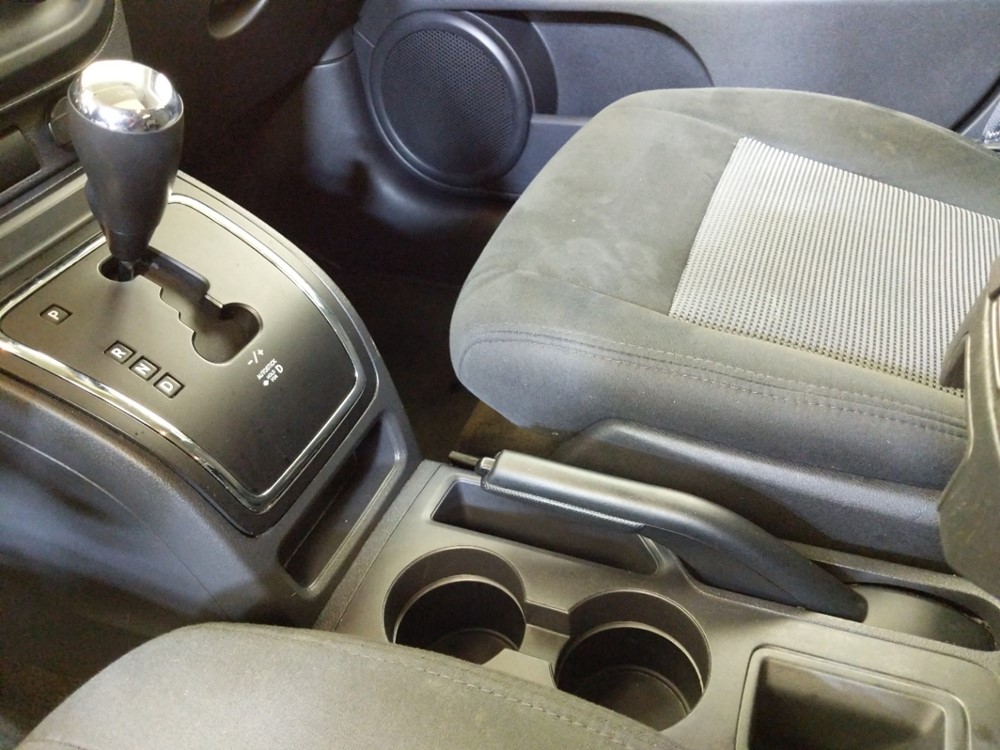 2017 Jeep Patriot - Center Console/Cup Holders