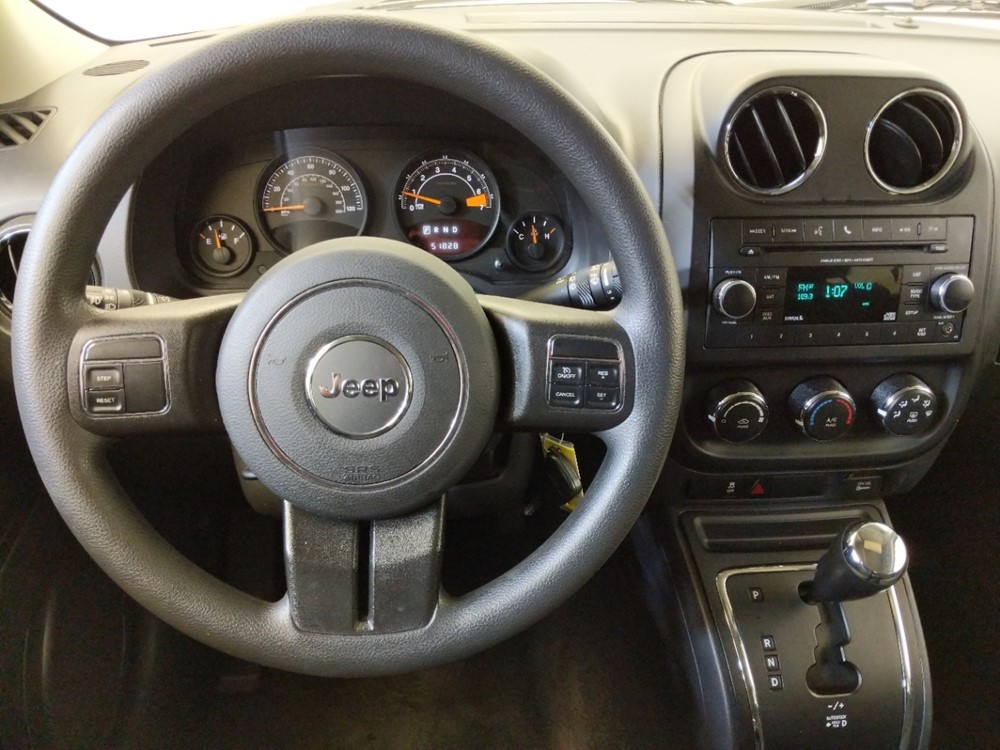 2017 Jeep Patriot - Driver Dash
