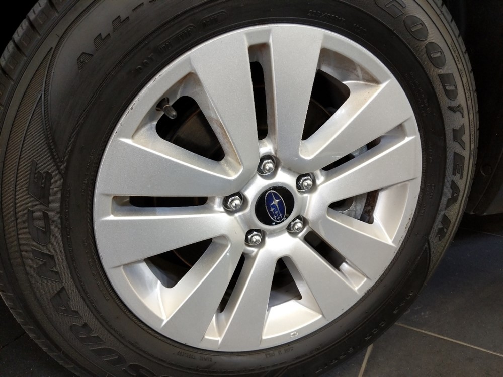 2017 Subaru Outback - Wheel