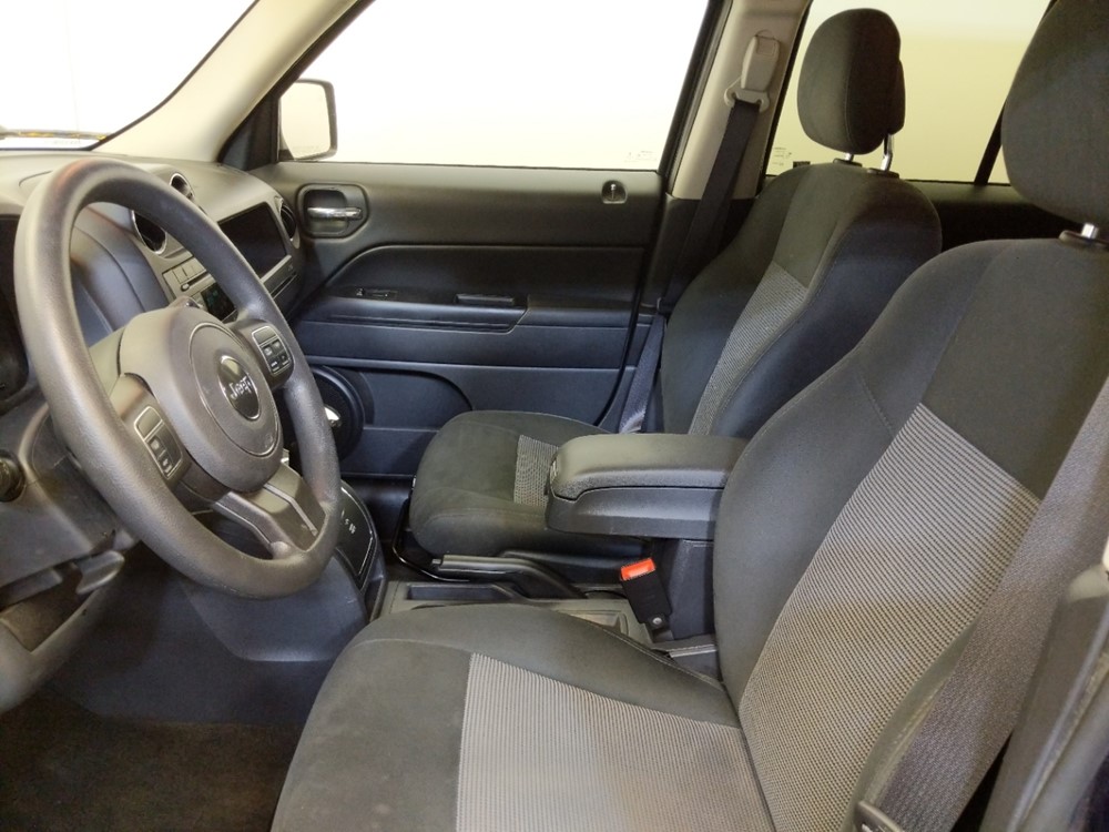 2016 Jeep Patriot - Driver Front Seat