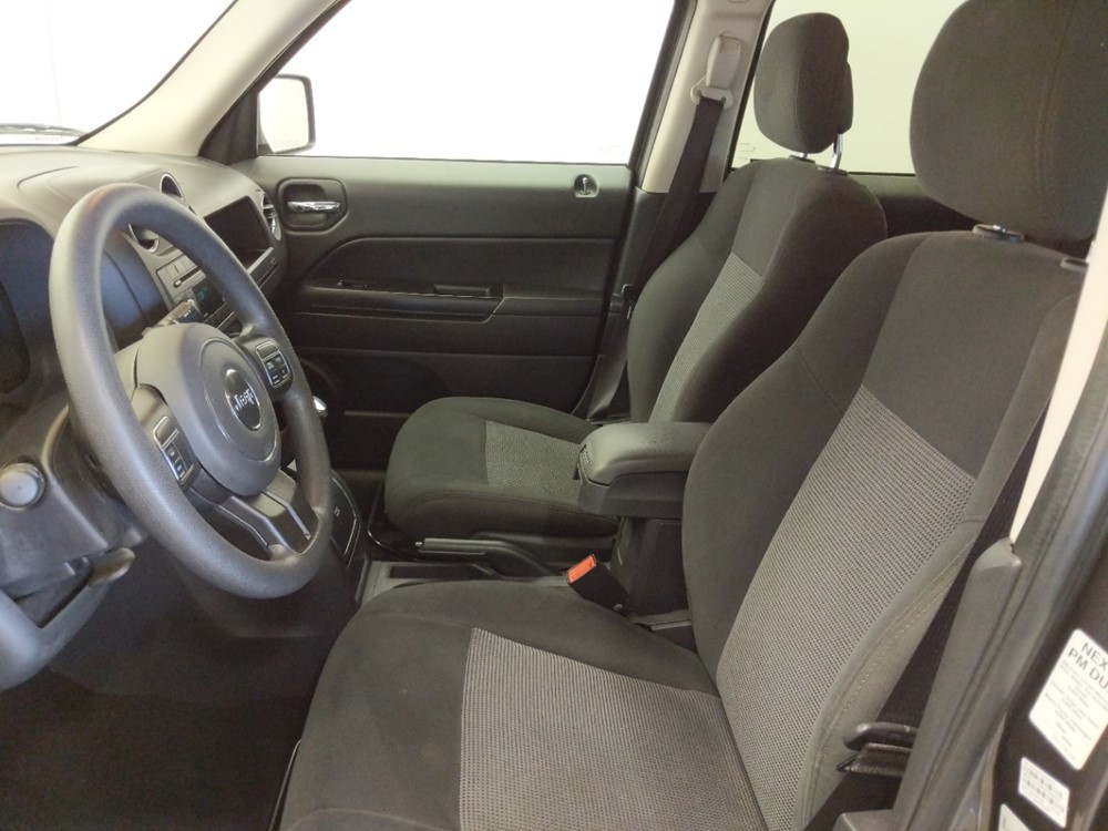 2016 Jeep Patriot - Driver Front Seat