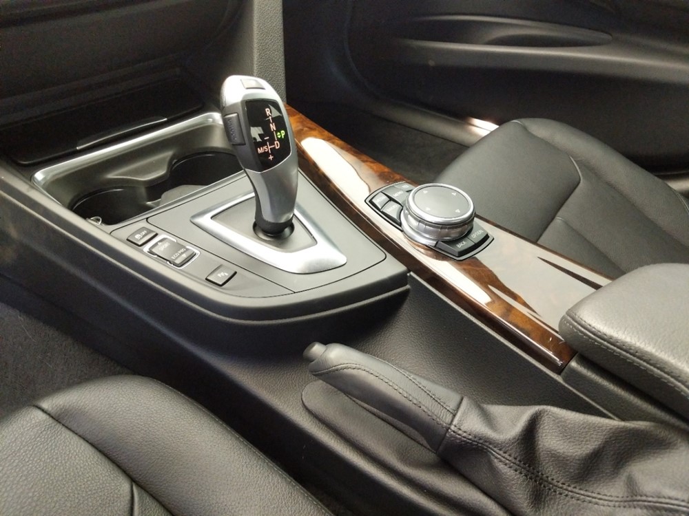 2015 BMW 328i - Center Console/Cup Holders