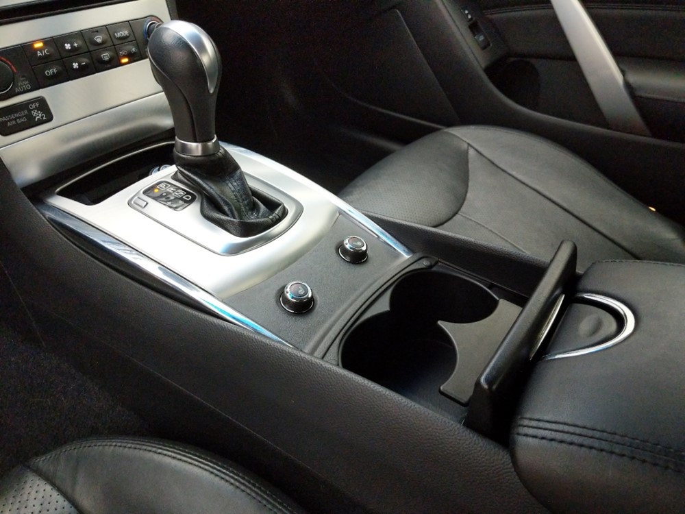 2014 INFINITI Q60 - Center Console/Cup Holders