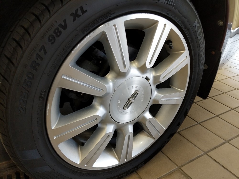2012 Lincoln MKZ - Wheel