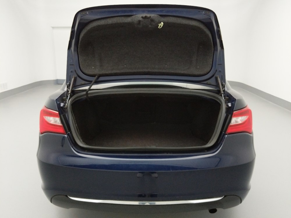 2013 Chrysler 200 - Trunk