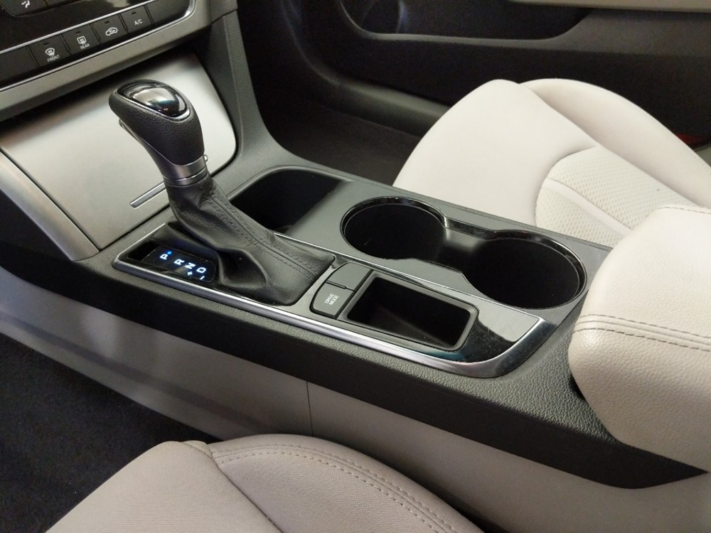 2016 Hyundai Sonata - Center Console/Cup Holders