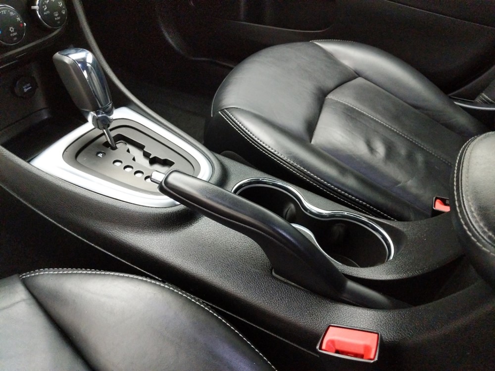 2014 Chrysler 200 - Center Console/Cup Holders