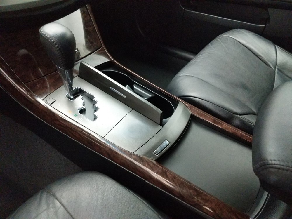 2012 Toyota Avalon - Center Console/Cup Holders