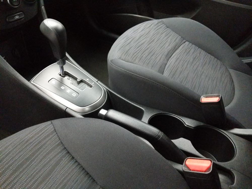 2017 Hyundai Accent - Center Console/Cup Holders