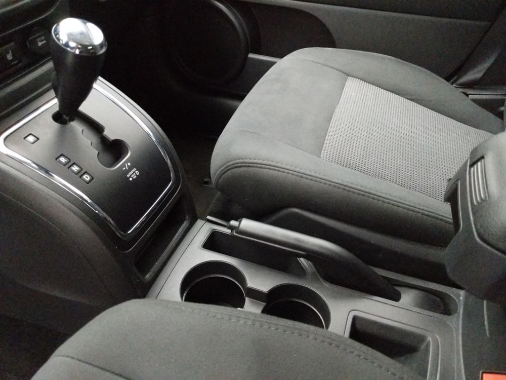 2012 Jeep Compass - Center Console/Cup Holders